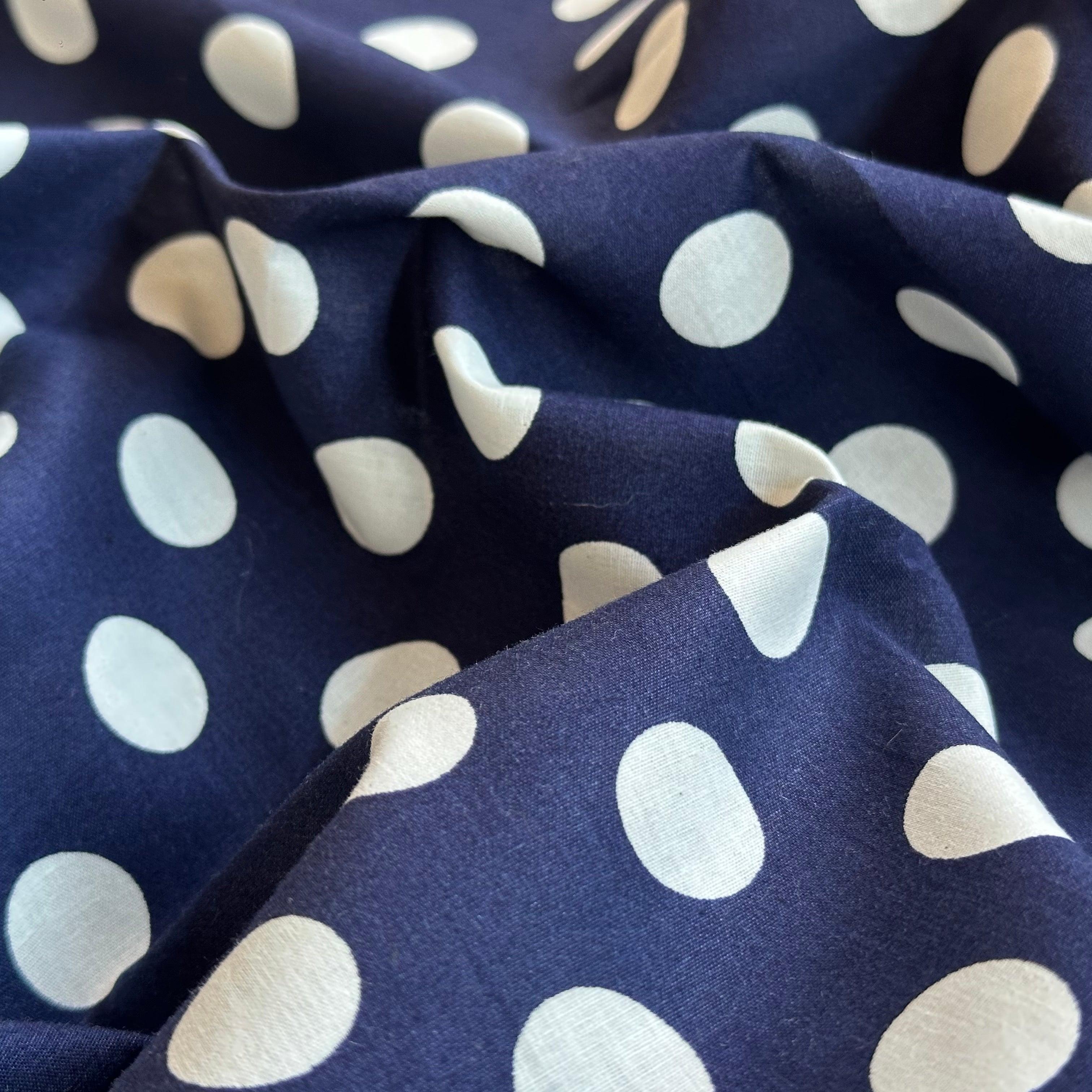 POPELIN ESTAMPADO TOPOS AZUL OSCURO