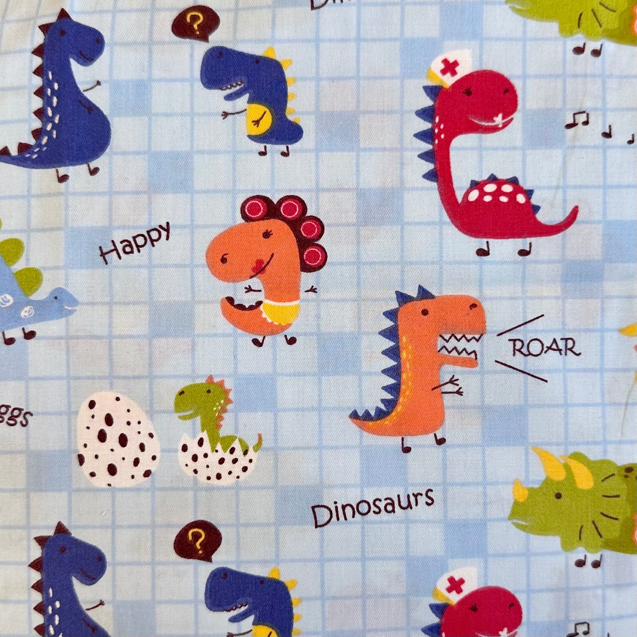 TISSU EN POPLIN IMPRIMÉ NUMÉRIQUEMENT, DINOSAURES ET MÉTIERS POUR ENFANTS, EN BLEU