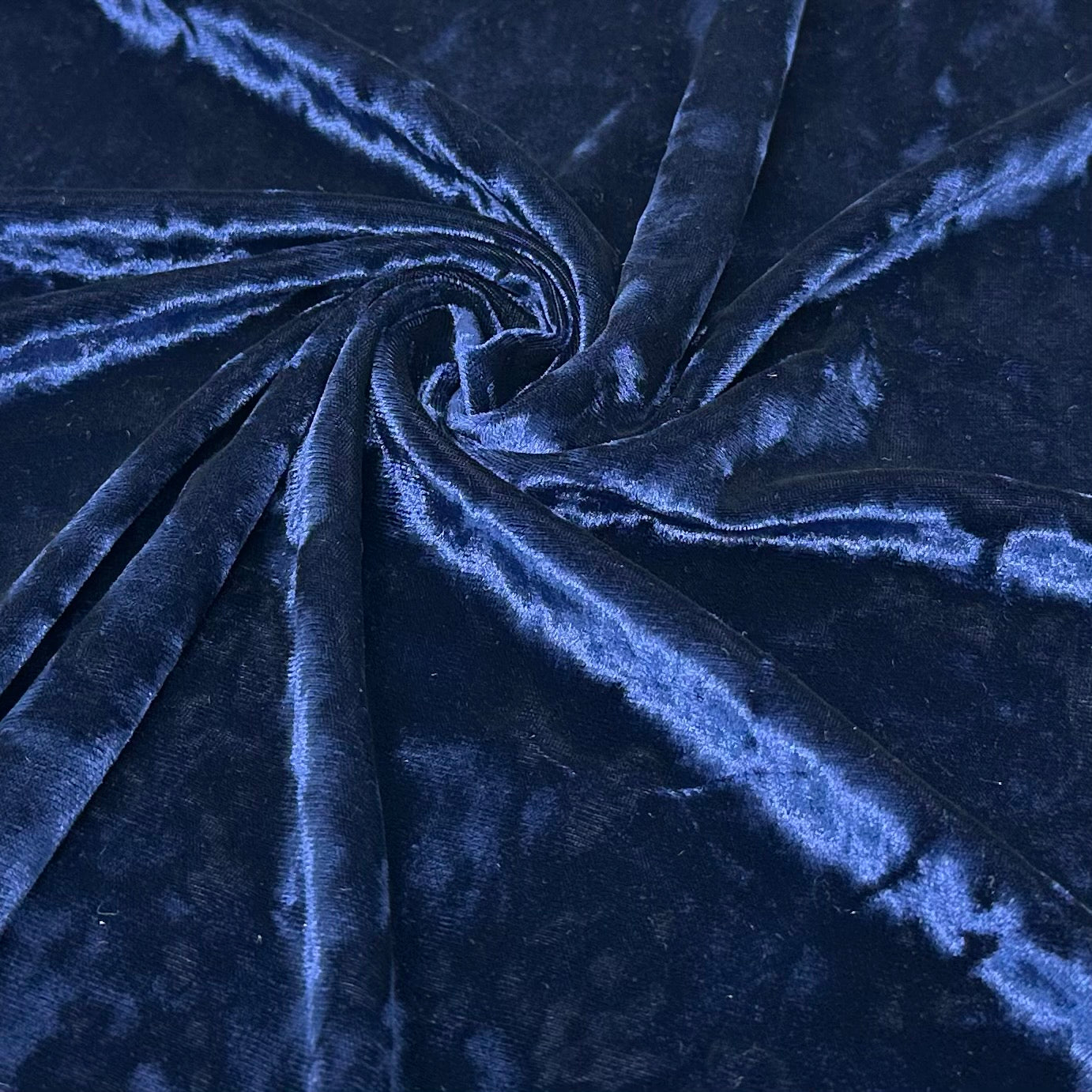 TELA MARTELÉ CON AGUAS AZUL MARINO