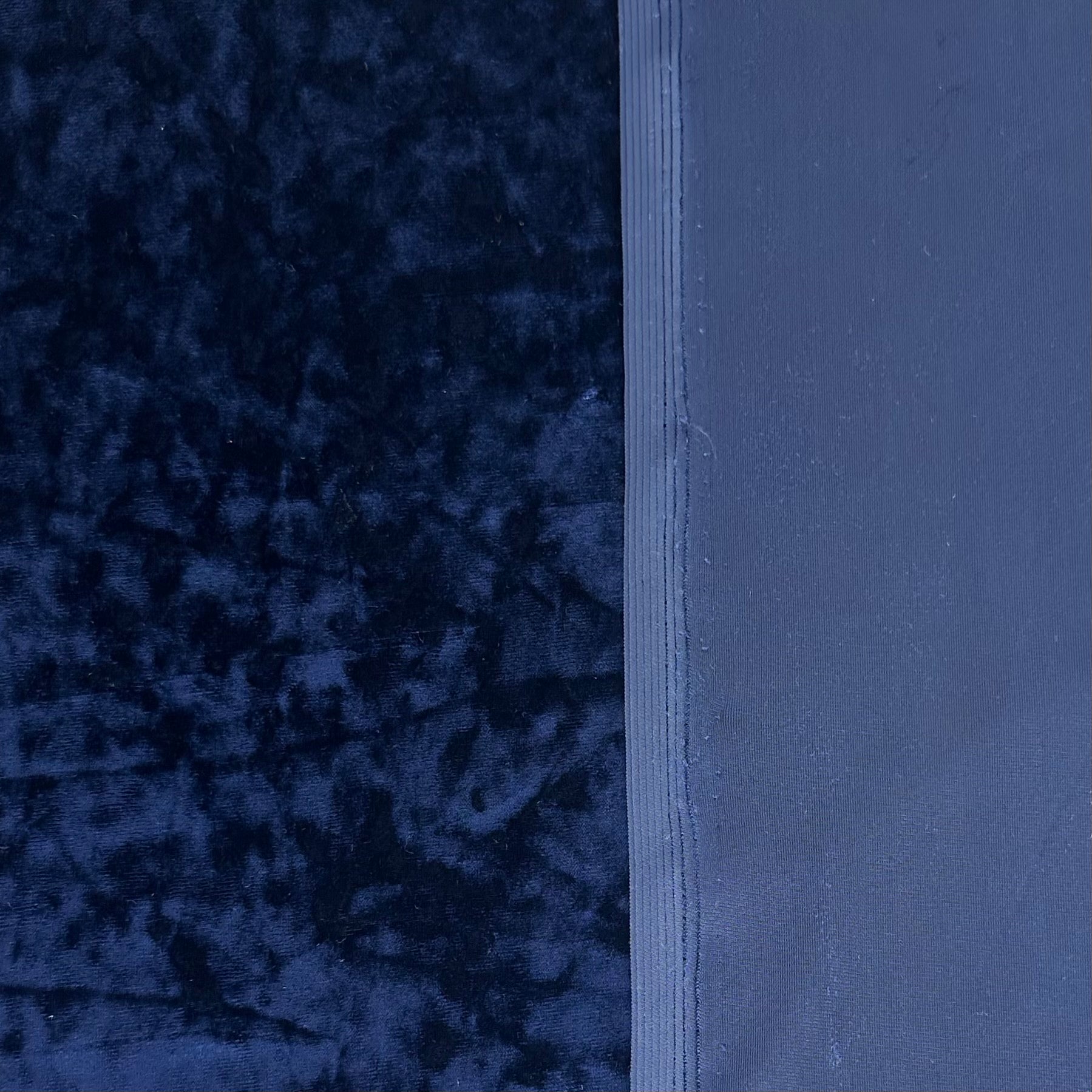 TELA MARTELÉ CON AGUAS AZUL MARINO