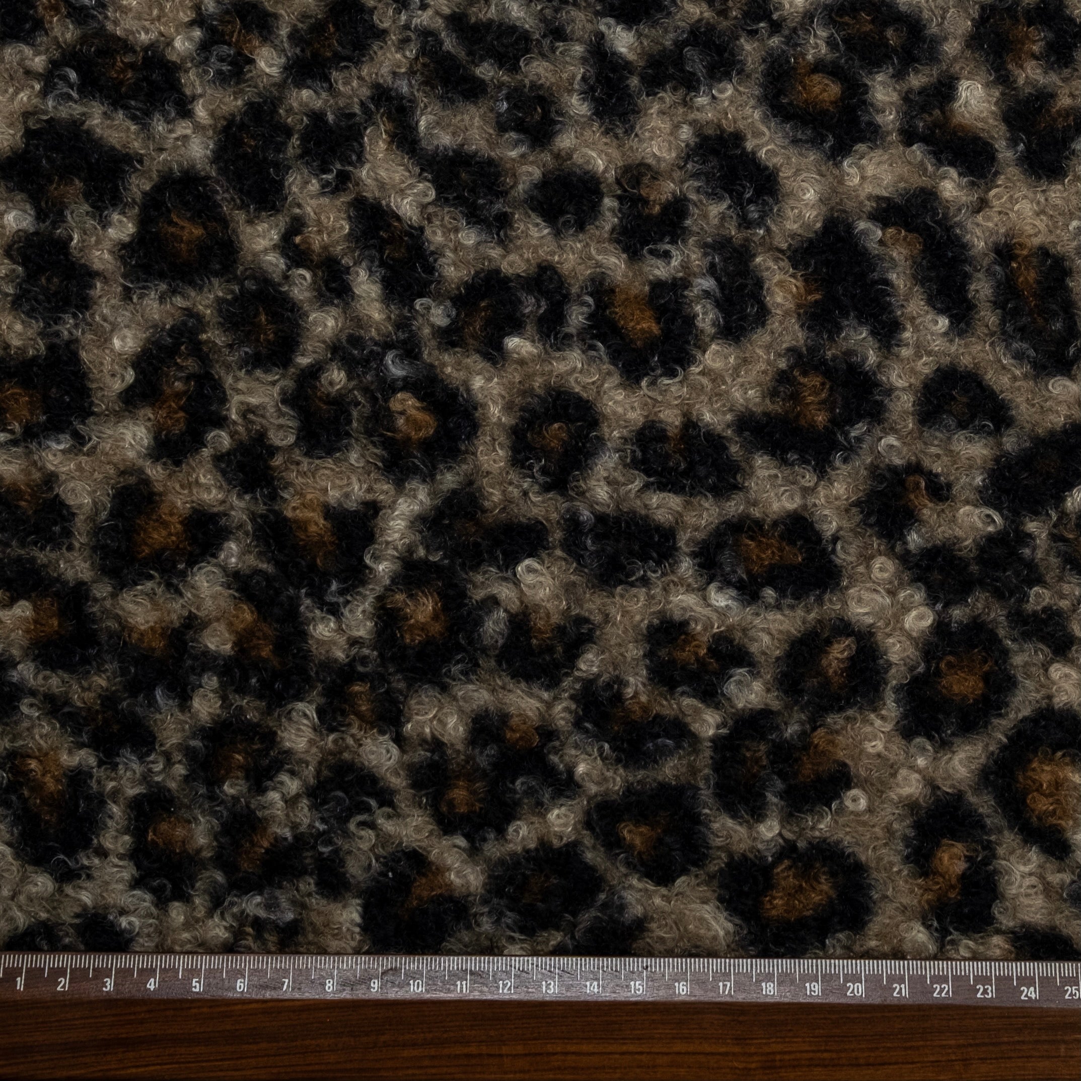 BOUCLÉ ESTAMPADO LEOPARDO