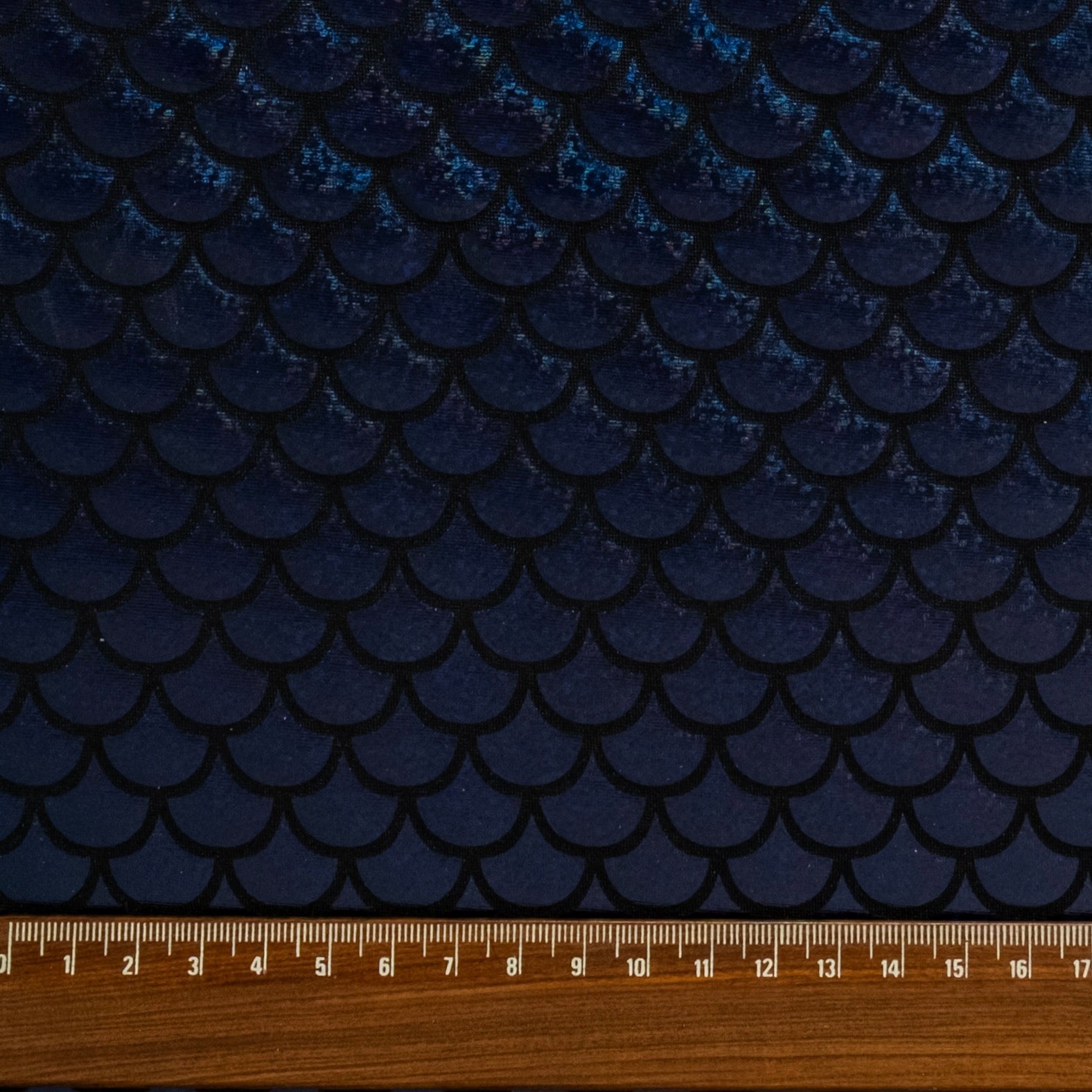 LAMINÉ MÉTALLISÉ SPANDEX ÉCAILLES BLEU FONCÉ