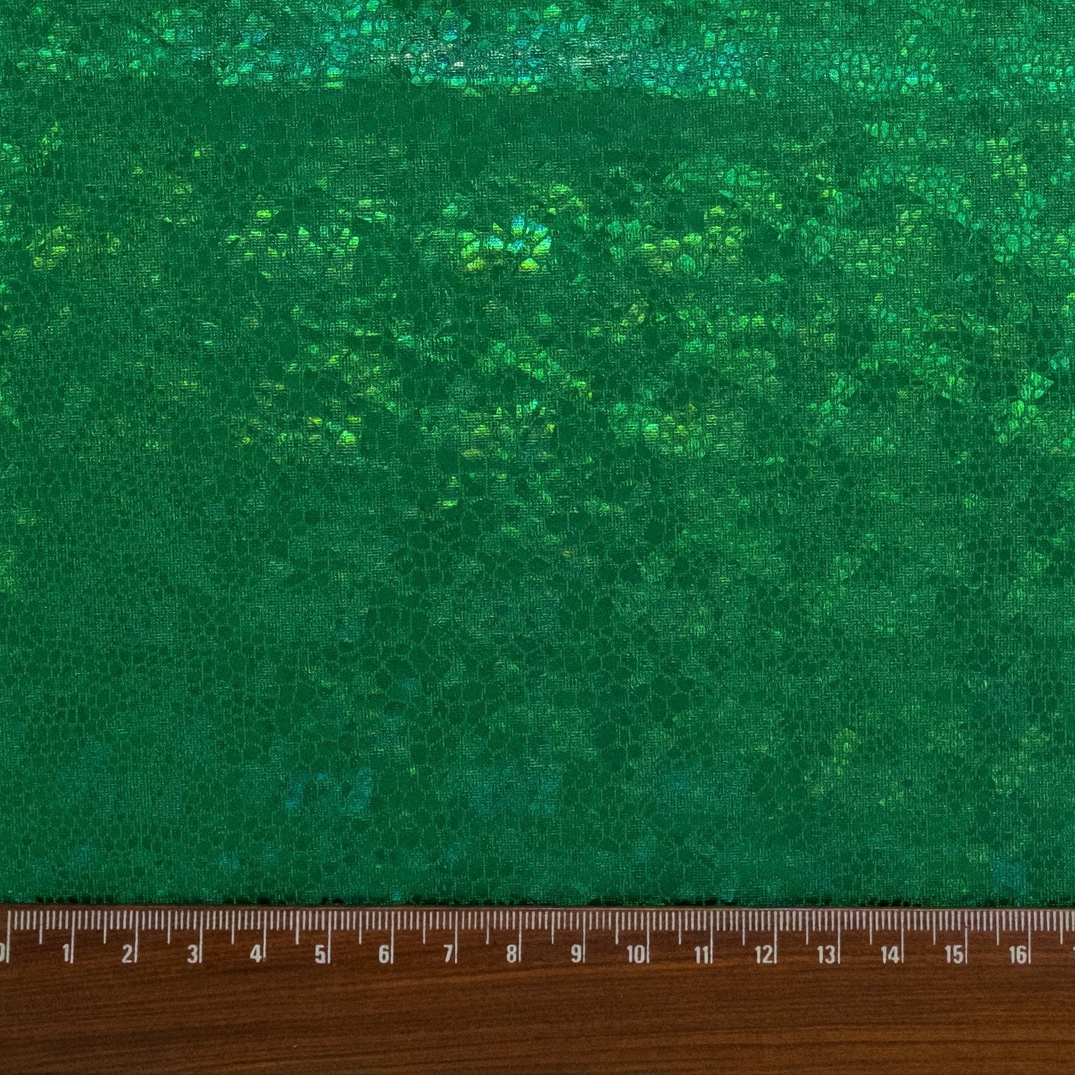 LAMINADO METÁLICO SPANDEX SERPIENTE VERDE