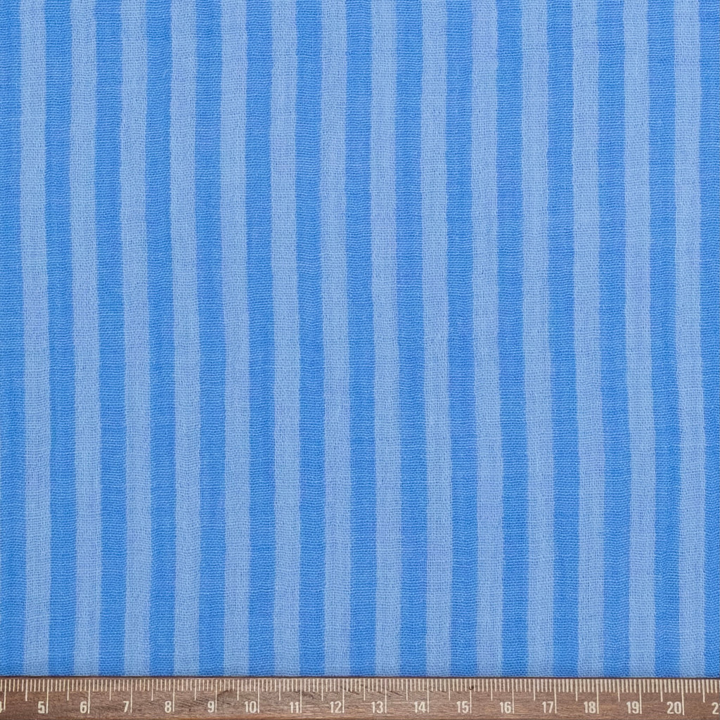 MUSELINA ESTAMPADA A RAYAS AZULES