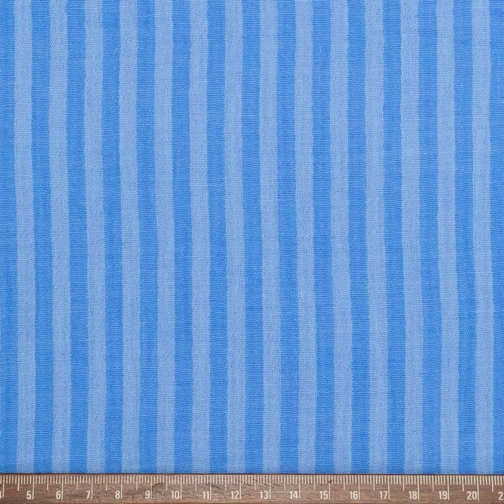 MUSELINA ESTAMPADA A RAYAS AZULES