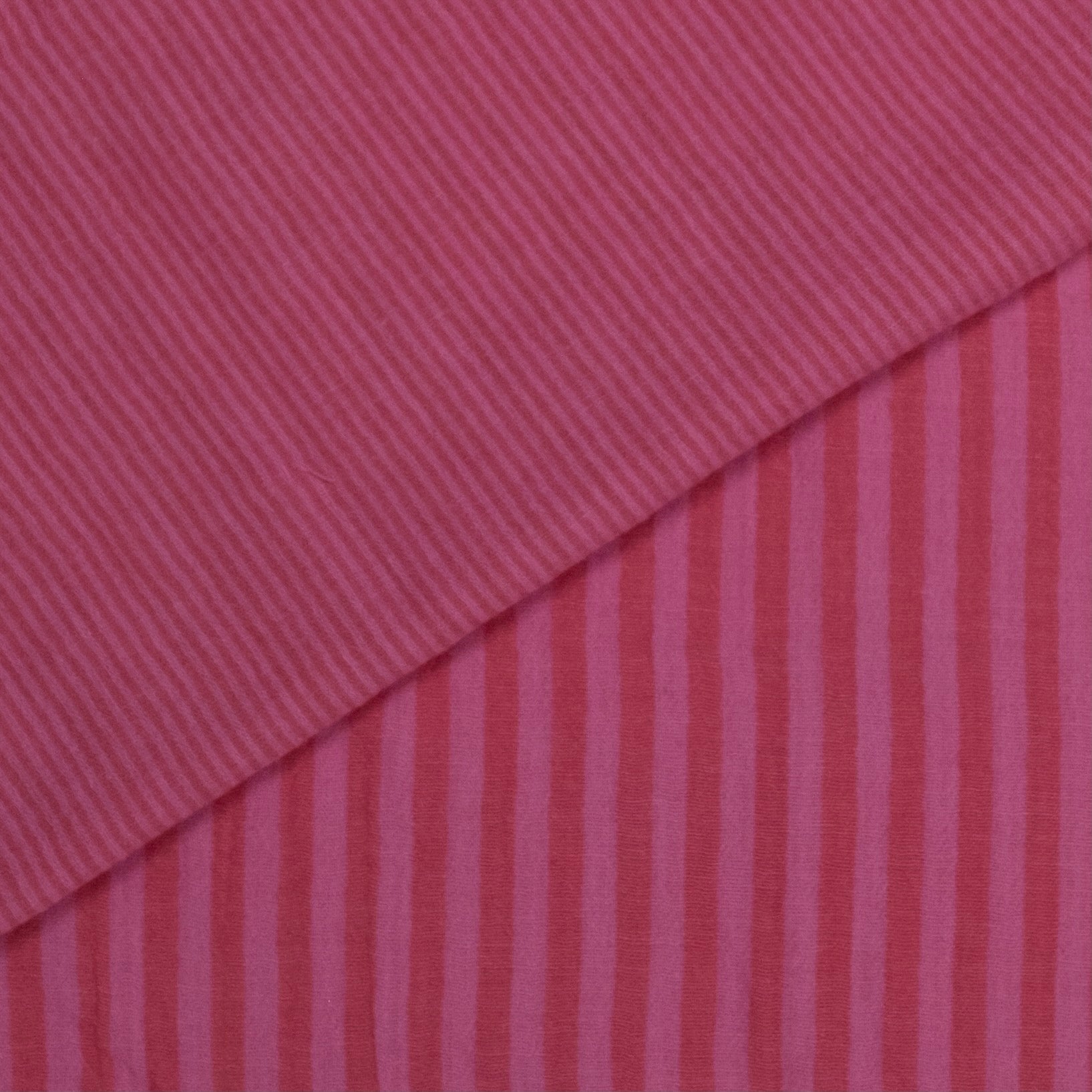 mousseline imprimée à rayures fuchsia