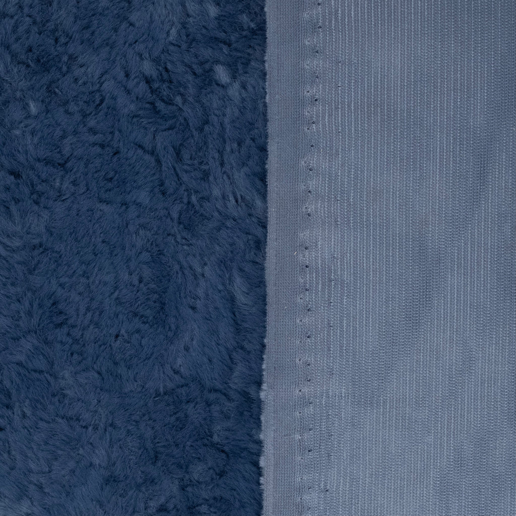 PELO AZUL