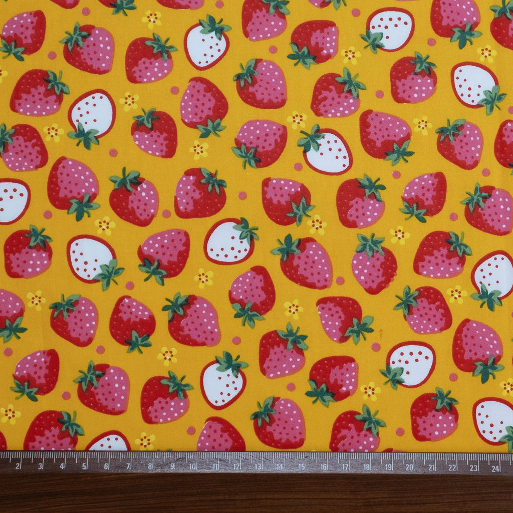 POPELÍN ESTAMPADO INFANTIL CAMPO DE FRESAS AMARILLO