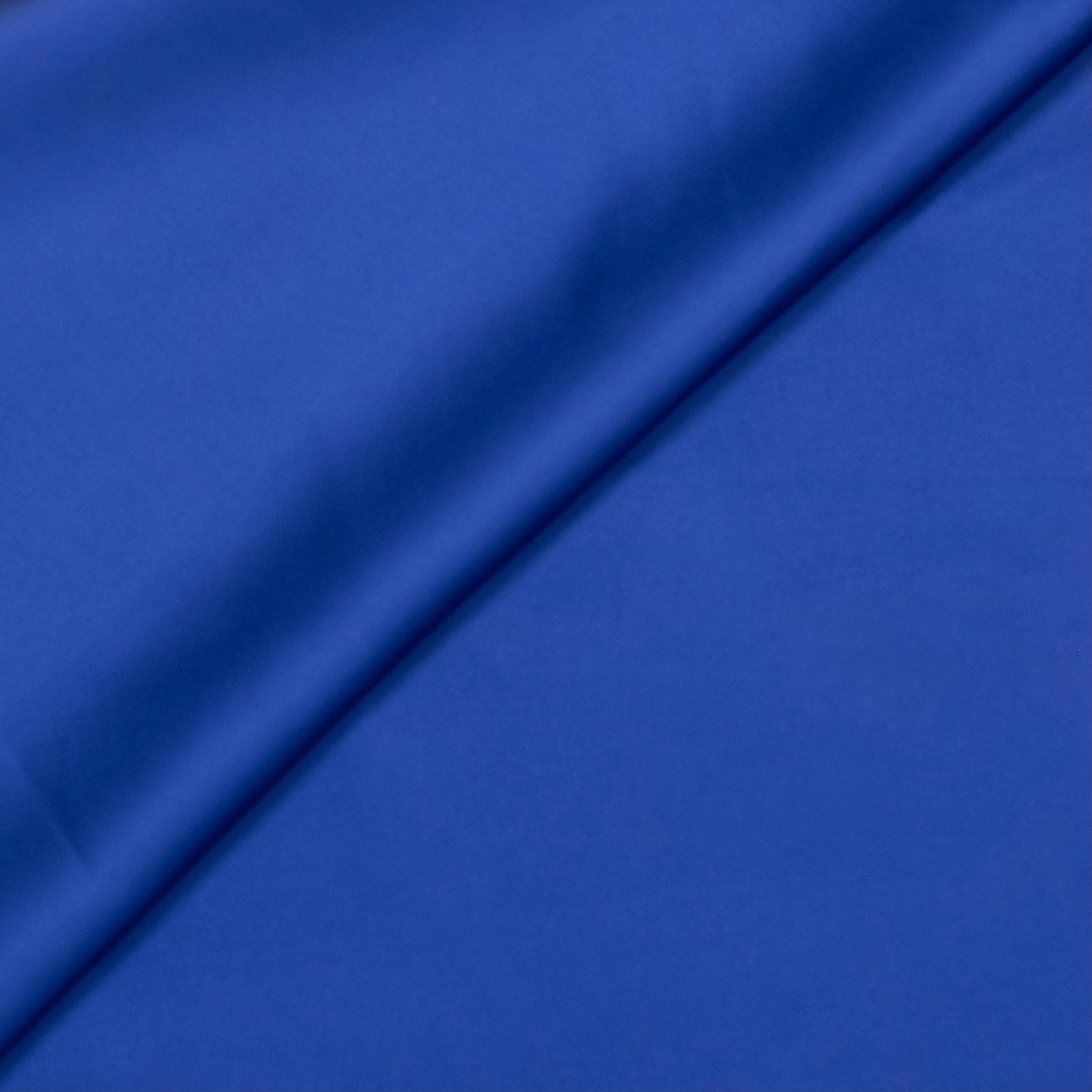 TISSU À HABILLAGE EN SATIN BLEU