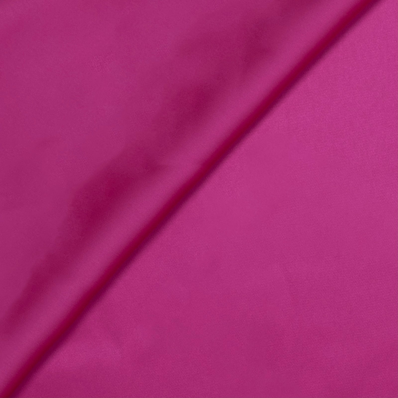 TISSU DE ROBE EN SATIN ROSE FUCHSIA