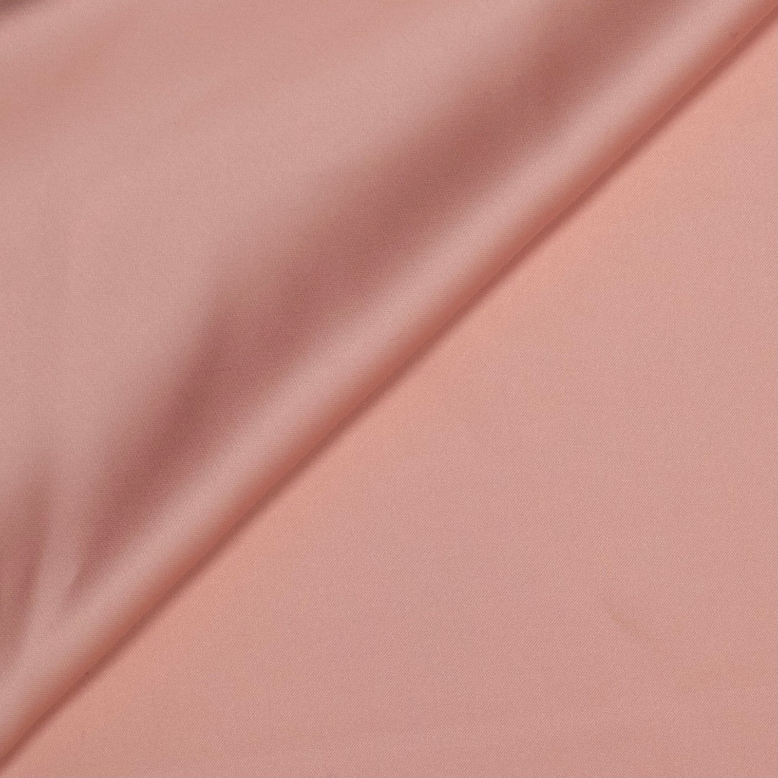 ROBE ROSE SAUMON EN SATIN