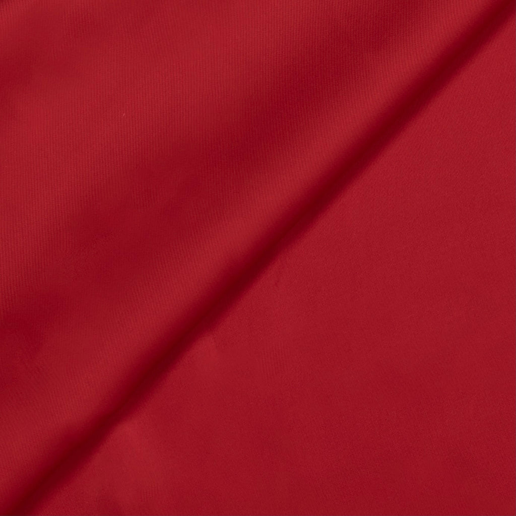 ROBE EN SATIN ROUGE