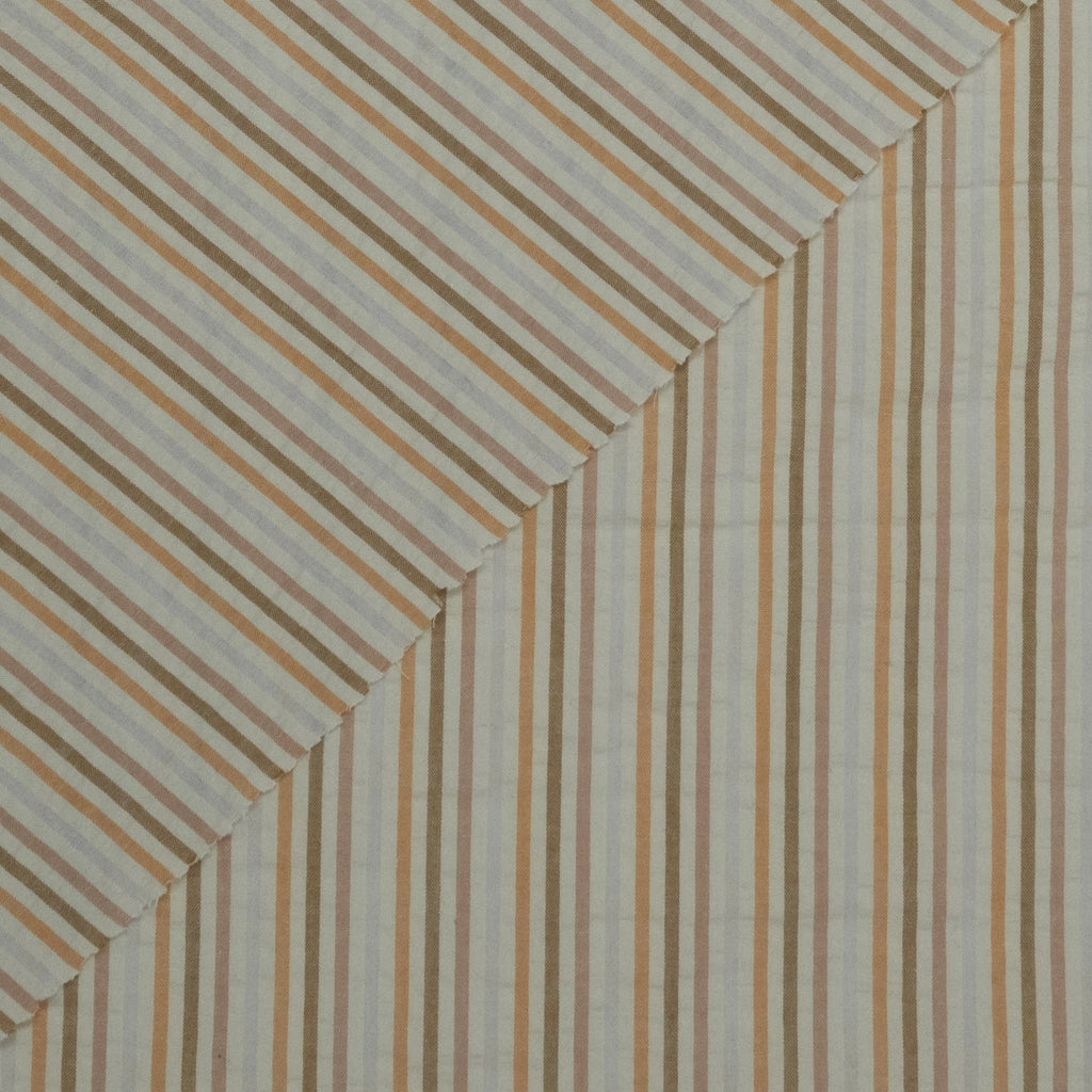 SEERSUCKER MIL RAYAS EN BLANCO